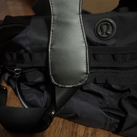 Lululemon Black Nylon Duffle Bag Gym Travel Carryon Logo - Picture 4 of 13